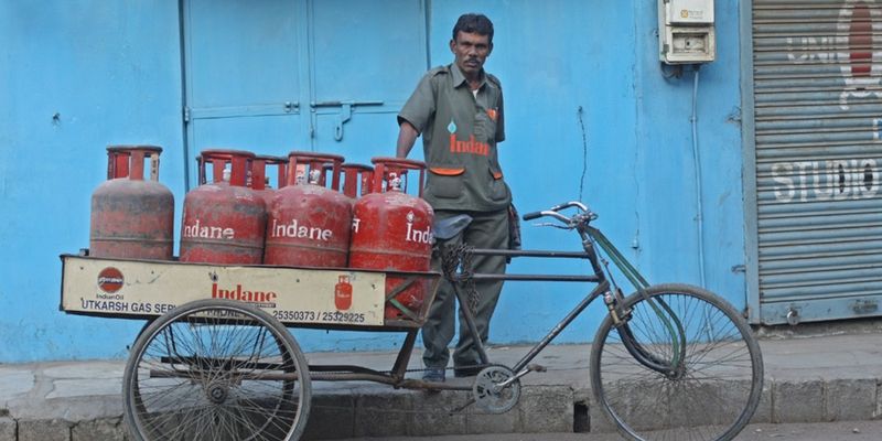 LPG agents will soon carry card-swiping machines when delivering gas cylinders