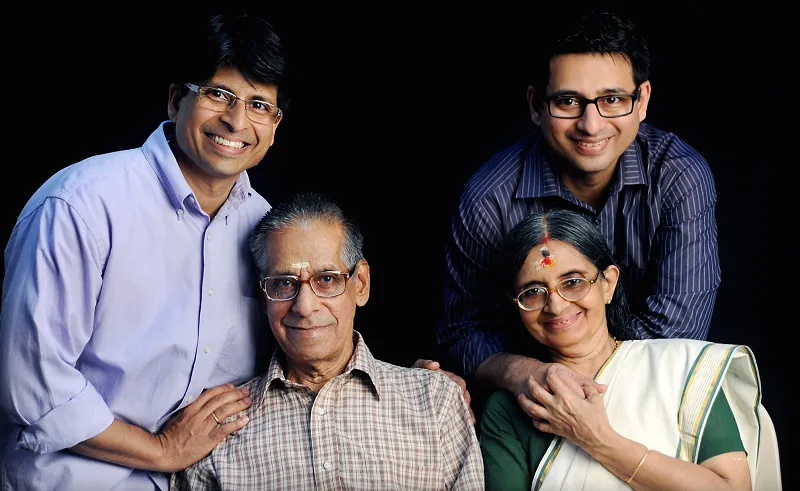 6-pramod-with-parents-n-brother-recent