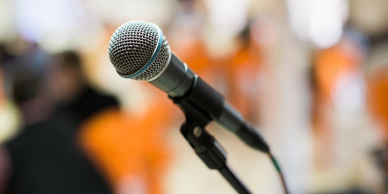 10 phrases to avoid while public speaking