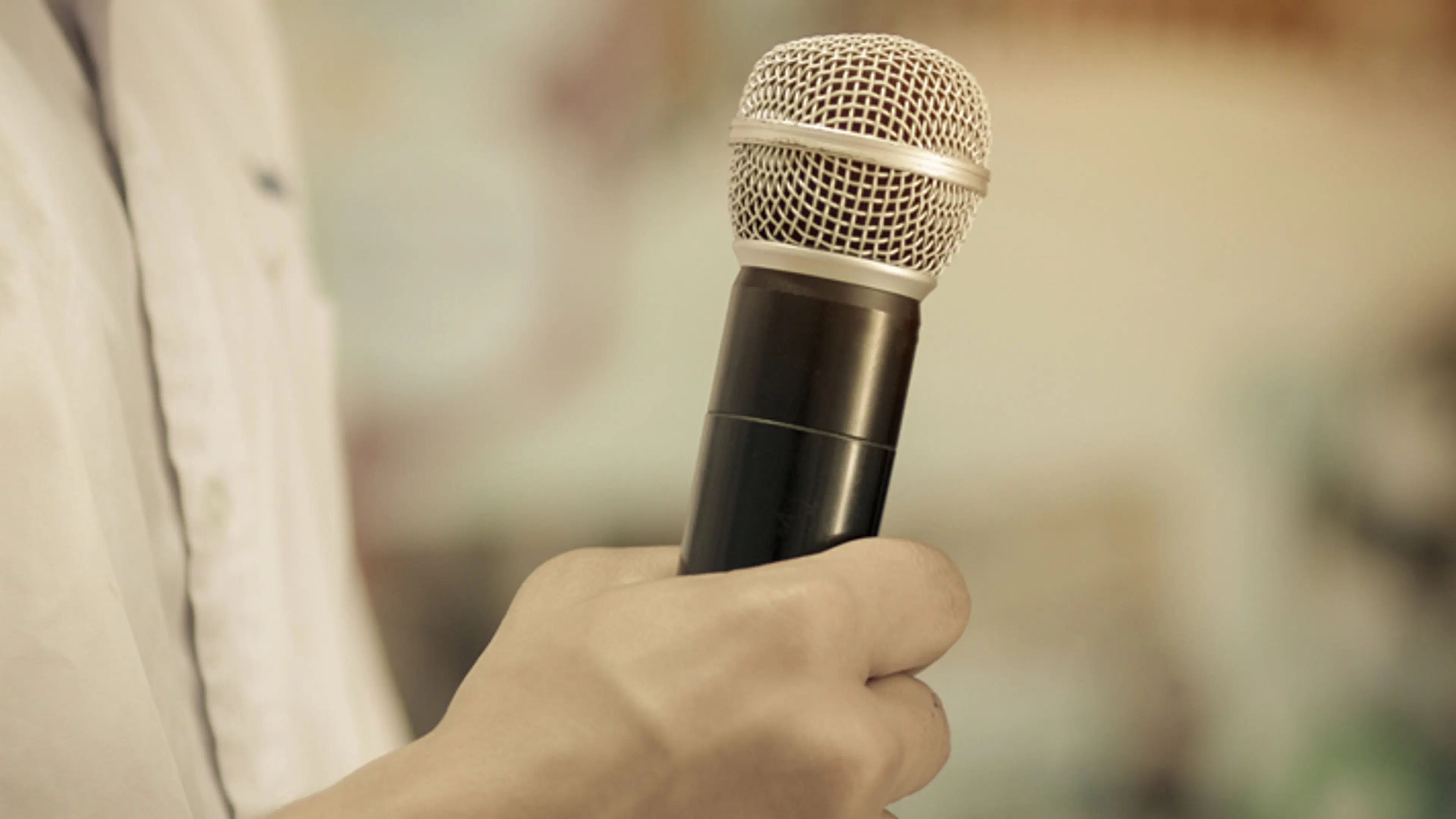 Public speaking mastery: 5 essential tips for success
