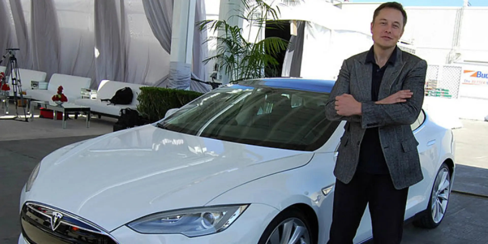 Tencent acquires 5 pc stake in Tesla for $1.8B