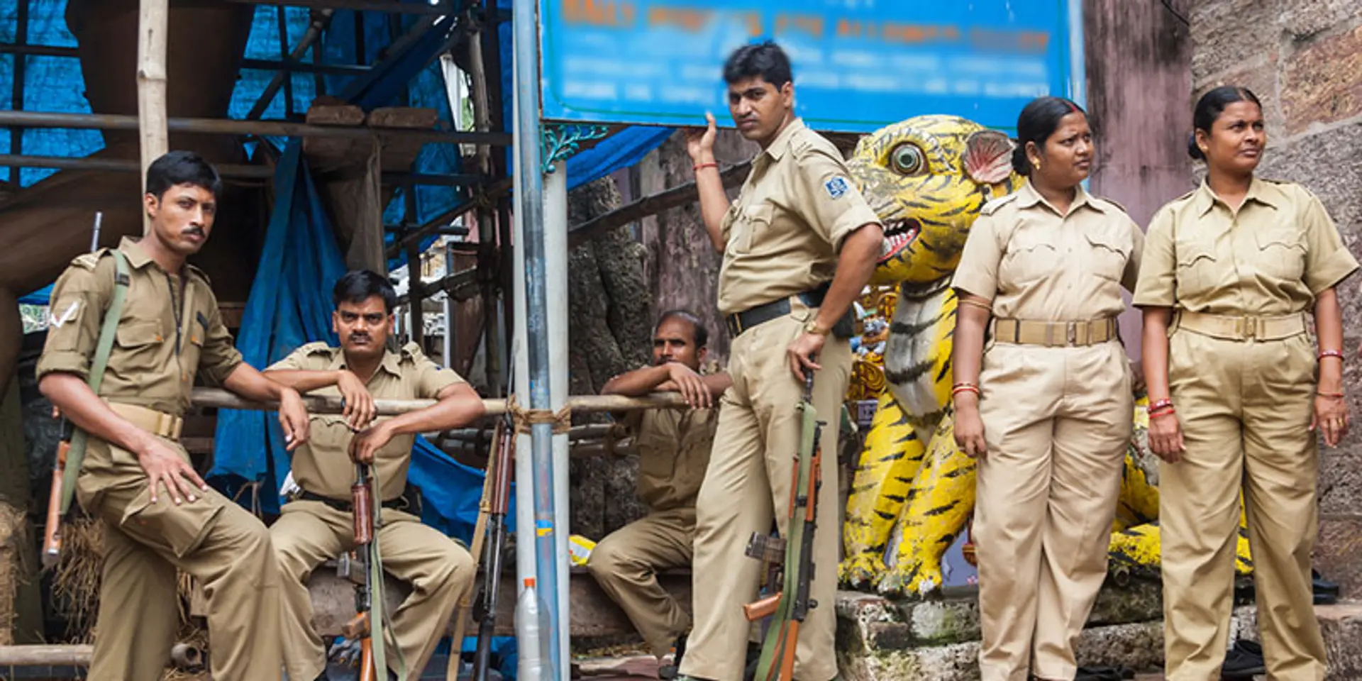 Why are culprits not scared of the police, but victims are?
