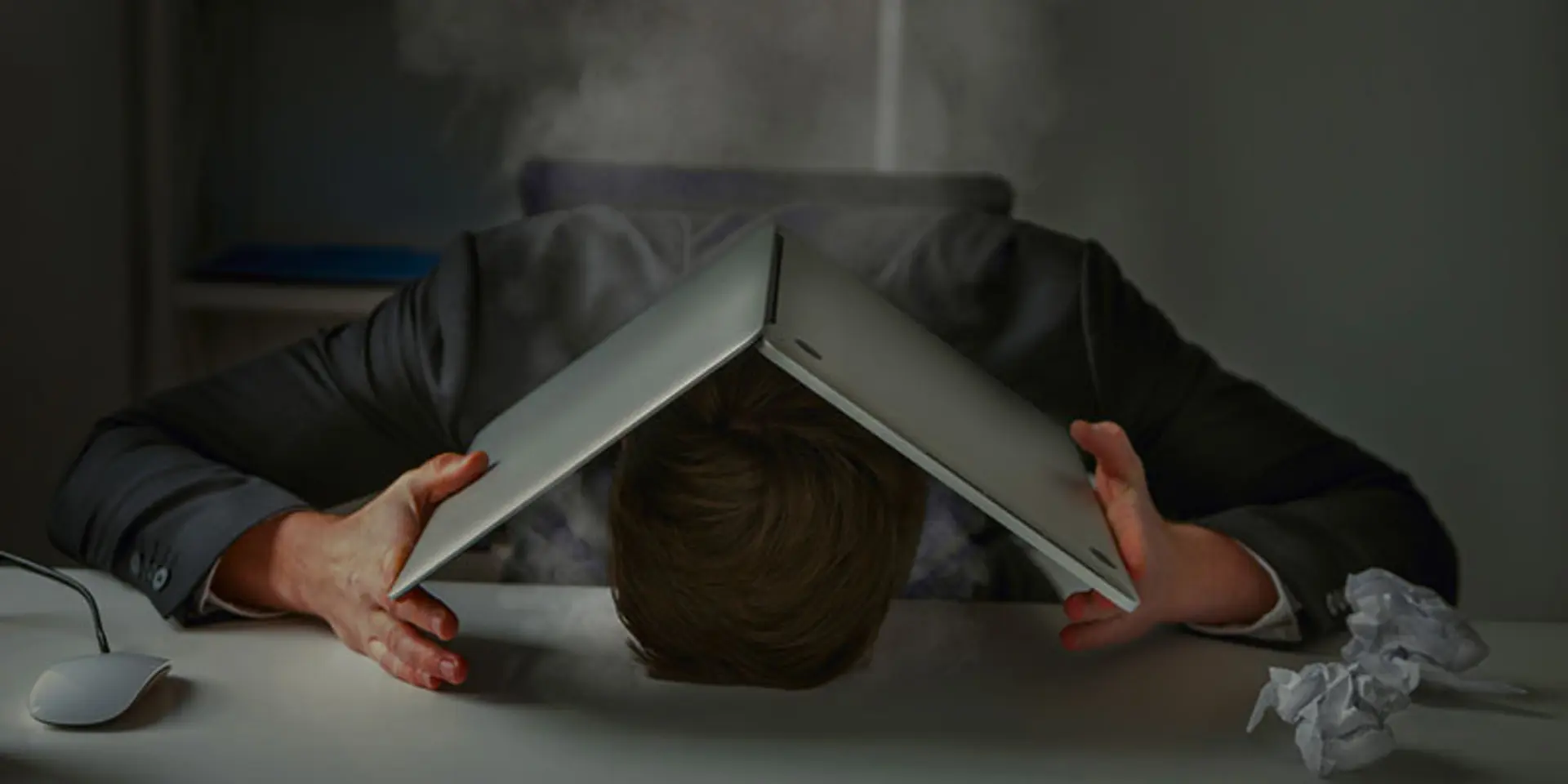 Signs that you’re experiencing a workplace burnout (and how you should tackle it)