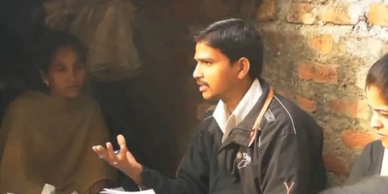 loan officer reading a letter from Jagriti