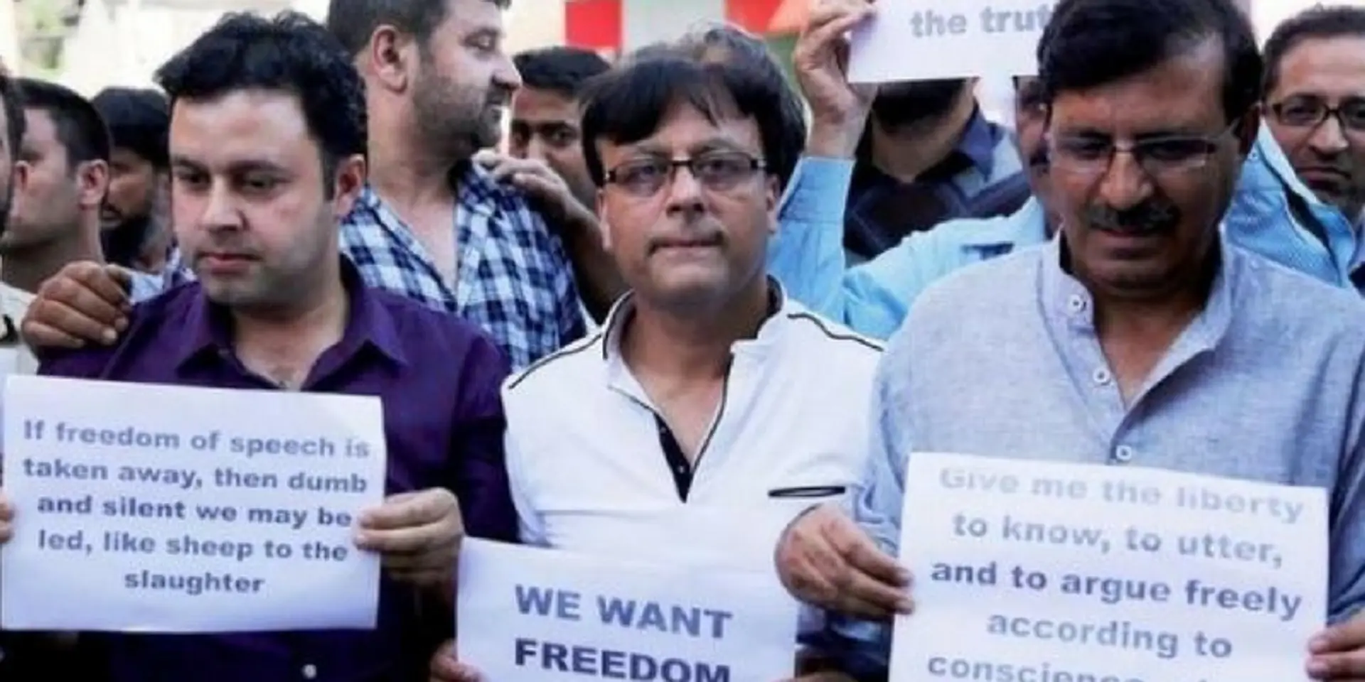 Jammu and Kashmir government bans all social media platforms in state