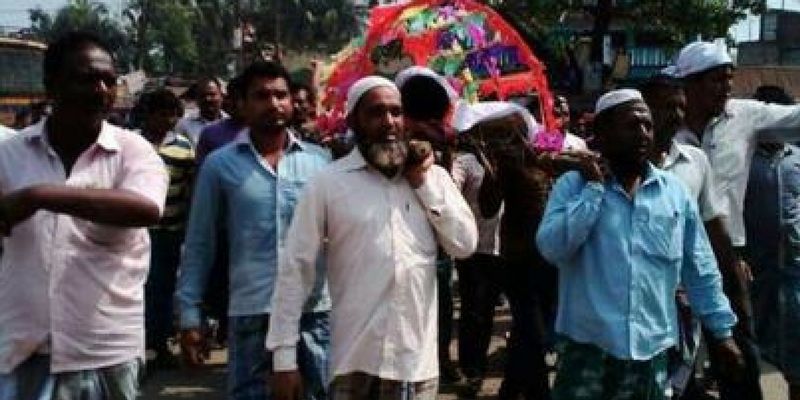 Muslim neighbours help perform Hindu man's cremation in Malda