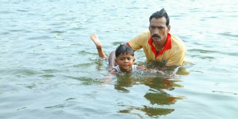 Saji Valasseril: the man touched by a 2009 tragedy, teaches swimming free of cost
