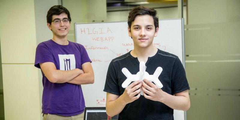 Watching his mother suffer, this young Mexican designed a bra that detects breast cancer