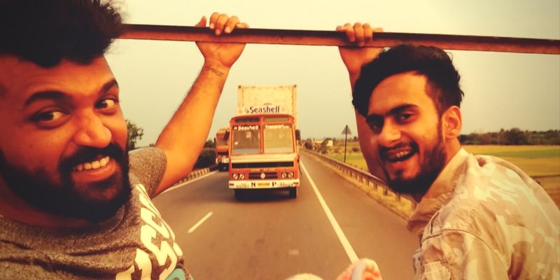 Hitchhiking cashless from Bengaluru to Bengal, this duo unearthed surprising truths
