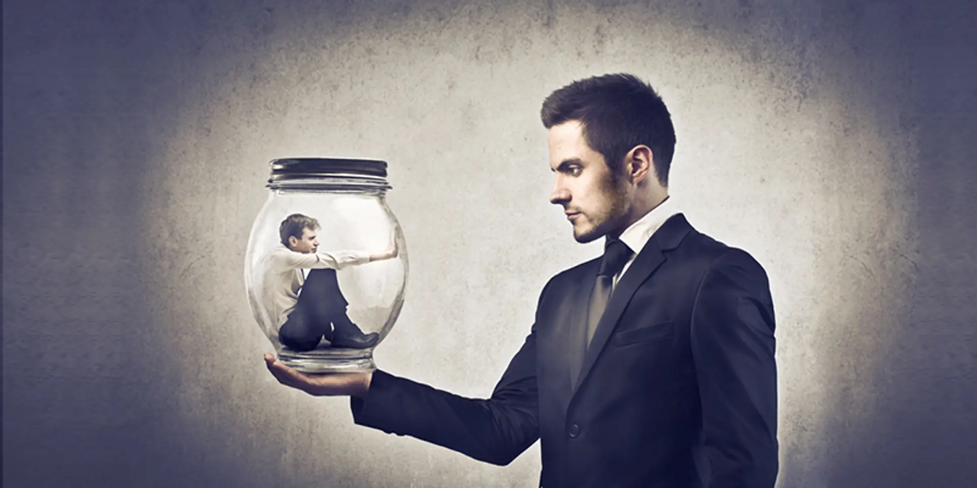 5 warning signs your boss disrespects you