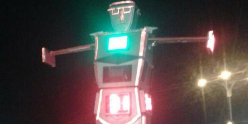 Indore now has a robot as a traffic cop that is regulating traffic in the city