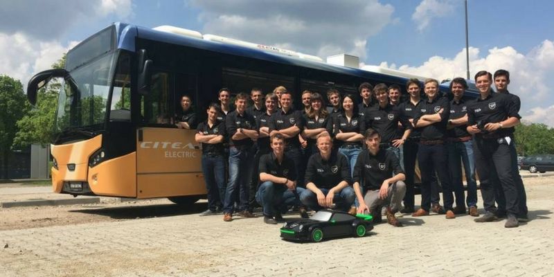 These Dutch students fuel bus with formic acid, a cheaper alternative to hydrogen