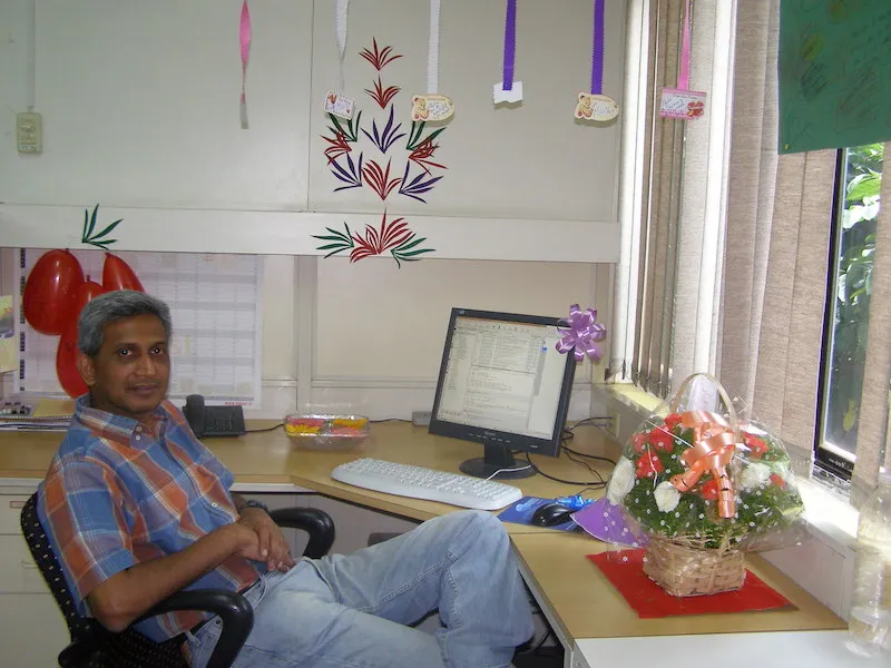 Vasan on his desk at his last working day @ NetContinuum