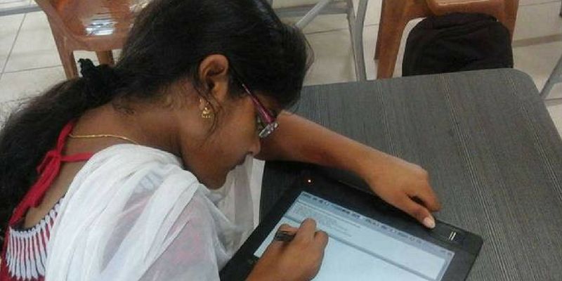 With colleges testing e-tablets, exams likely to go paperless