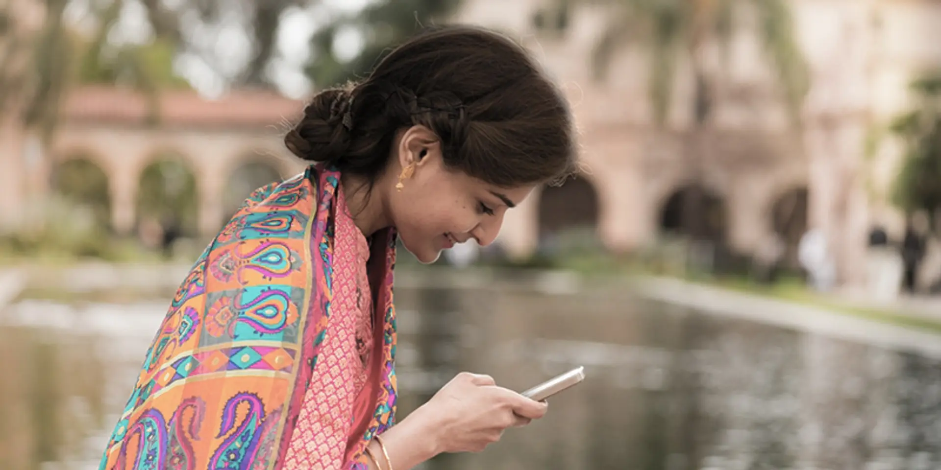 English can no more be ‘default’: building Indic language content online