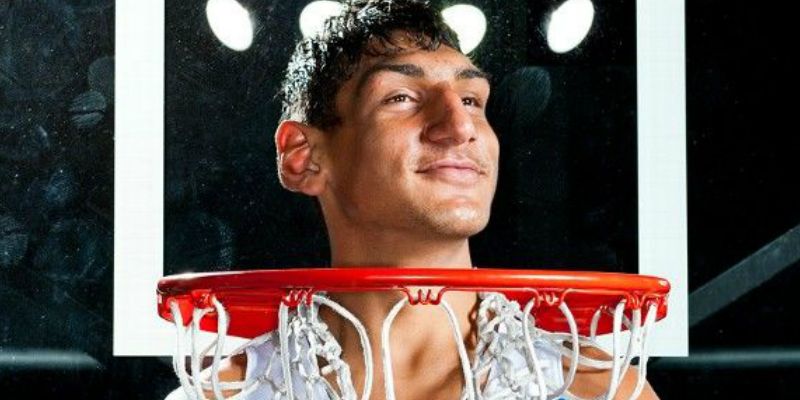 The incredible story of Chhotu, the 7’2” village boy who was invited to US to play for the NBA 