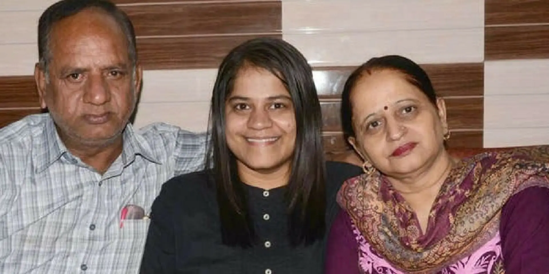 This auto rickshaw driver's daughter is a UPSC topper