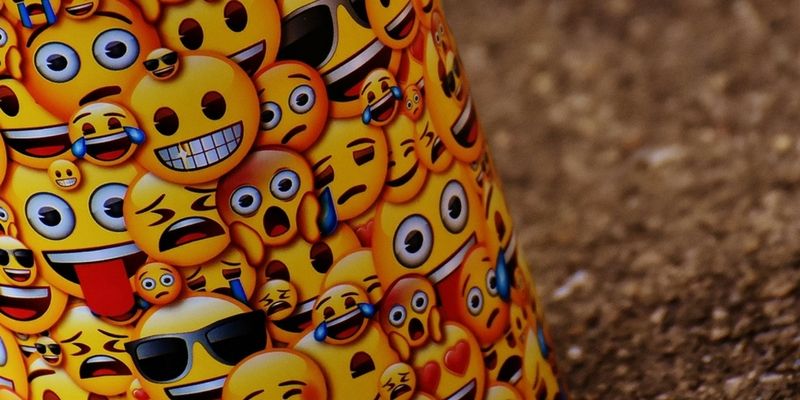 How to use emojis and GIFs to make your marketing better