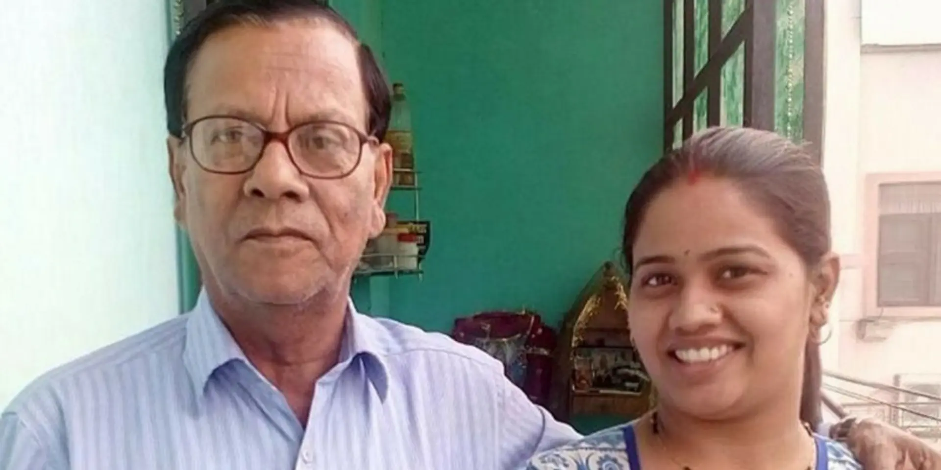 Incense stick seller from Bihar sold his house to fund his daughters' education