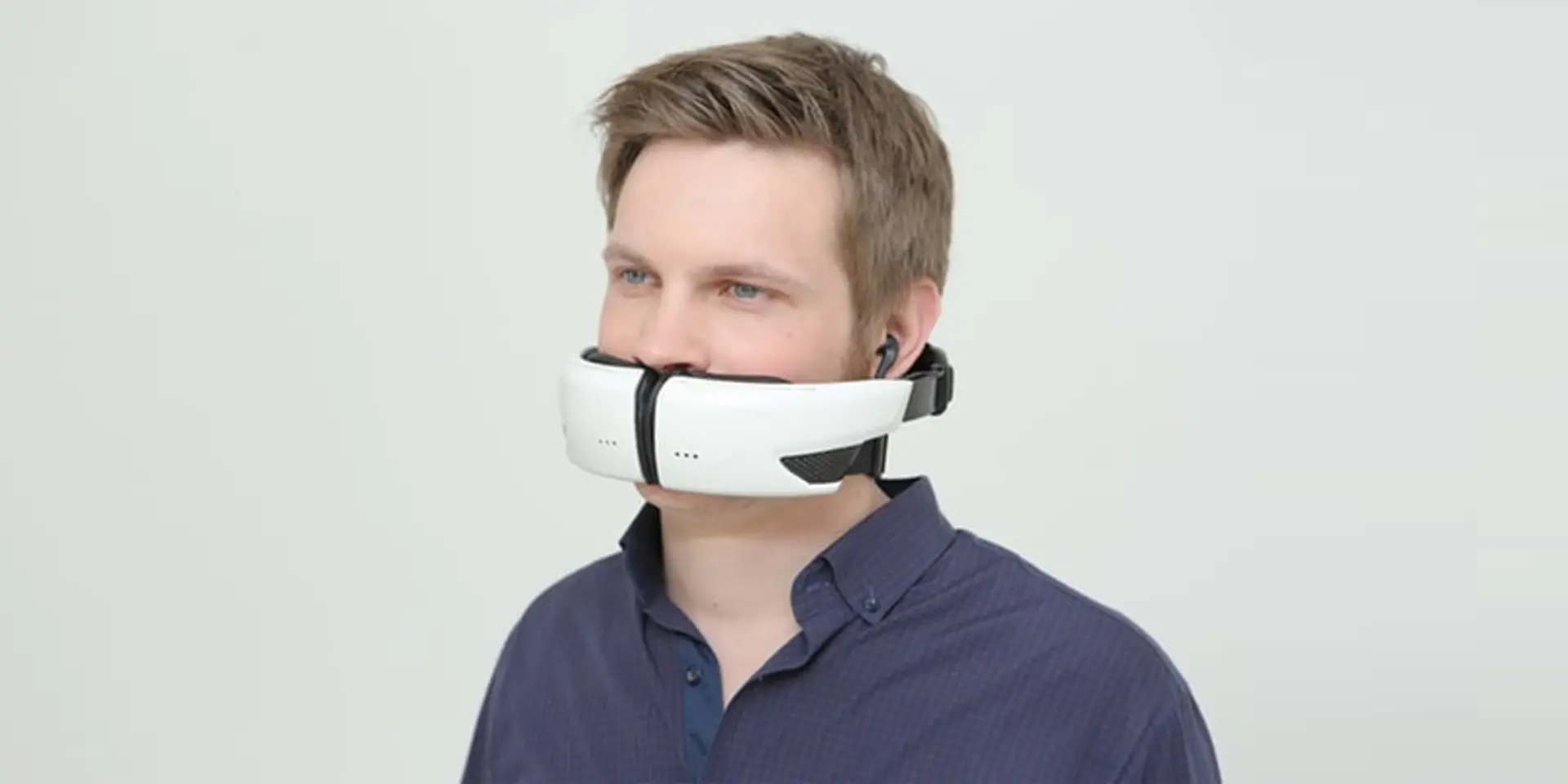 Want to make a private phone call in public? Say hello to Ukrainian startup Hushme