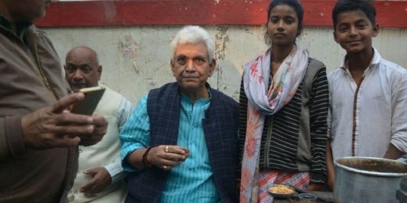 UP girl sells tea to finance her education, receives government scholarship