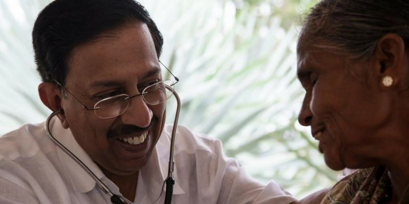 This Padma Shri doctor has been organising free clinic for the poor since past 43 years