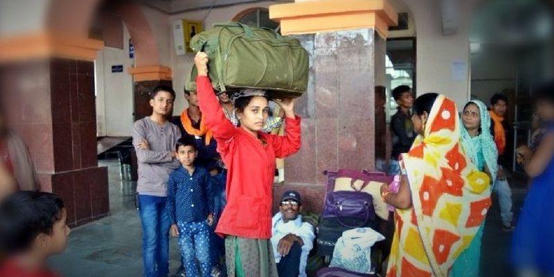 Meet Sandhya Marawi A Coolie Who Travels 250 Km Every Day To Work At Katni Railway Station