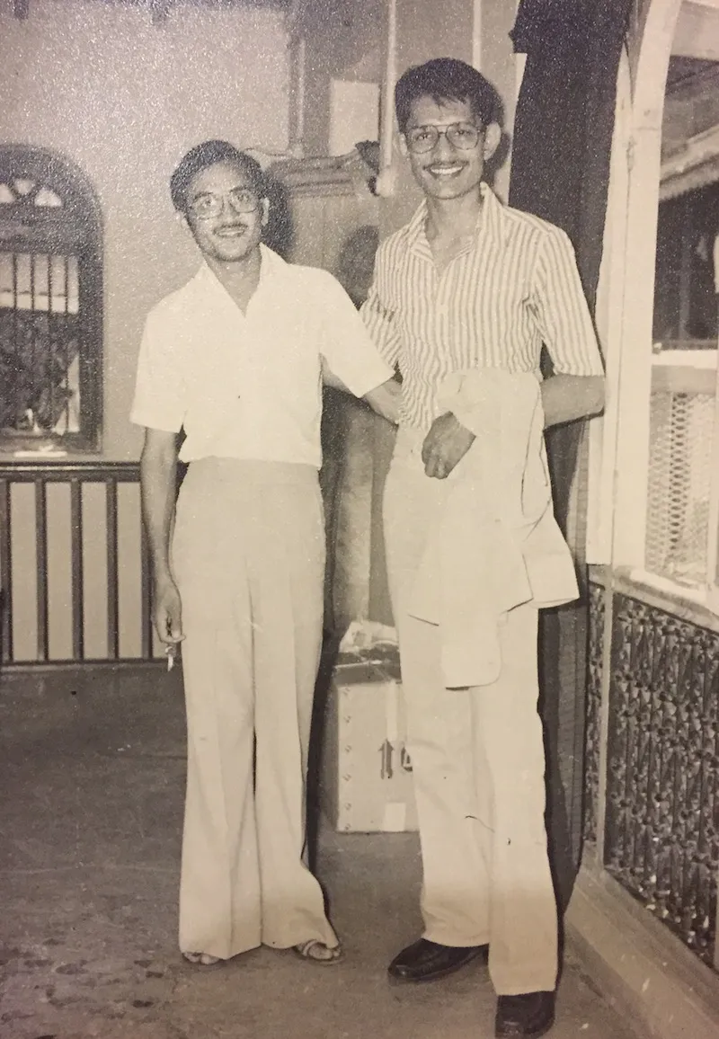 A few days before leaving for USA, Rajiv poses with his childhood best friend Hitendra Jadeja
