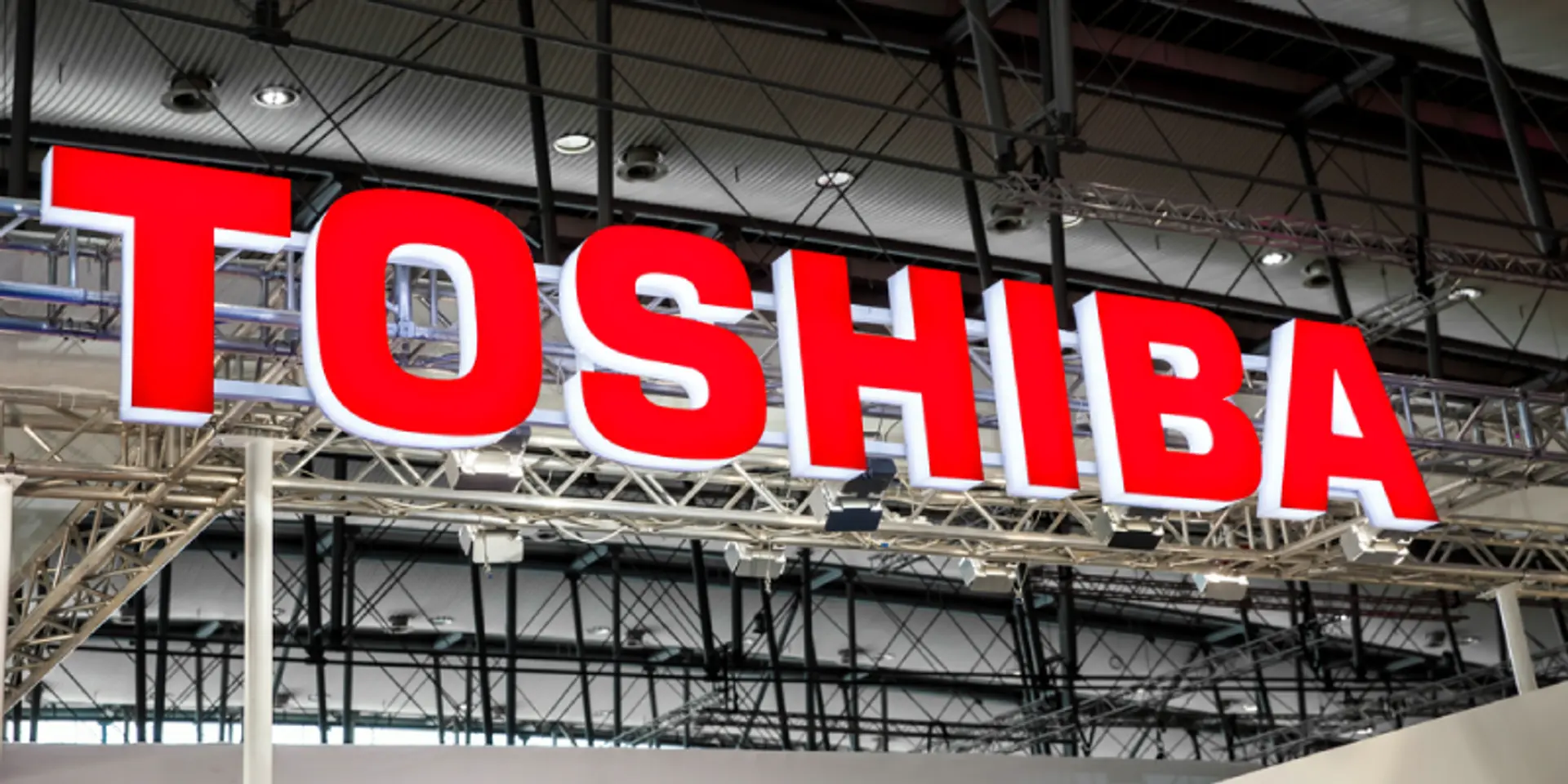 Toshiba unveils Windows-powered AR headset