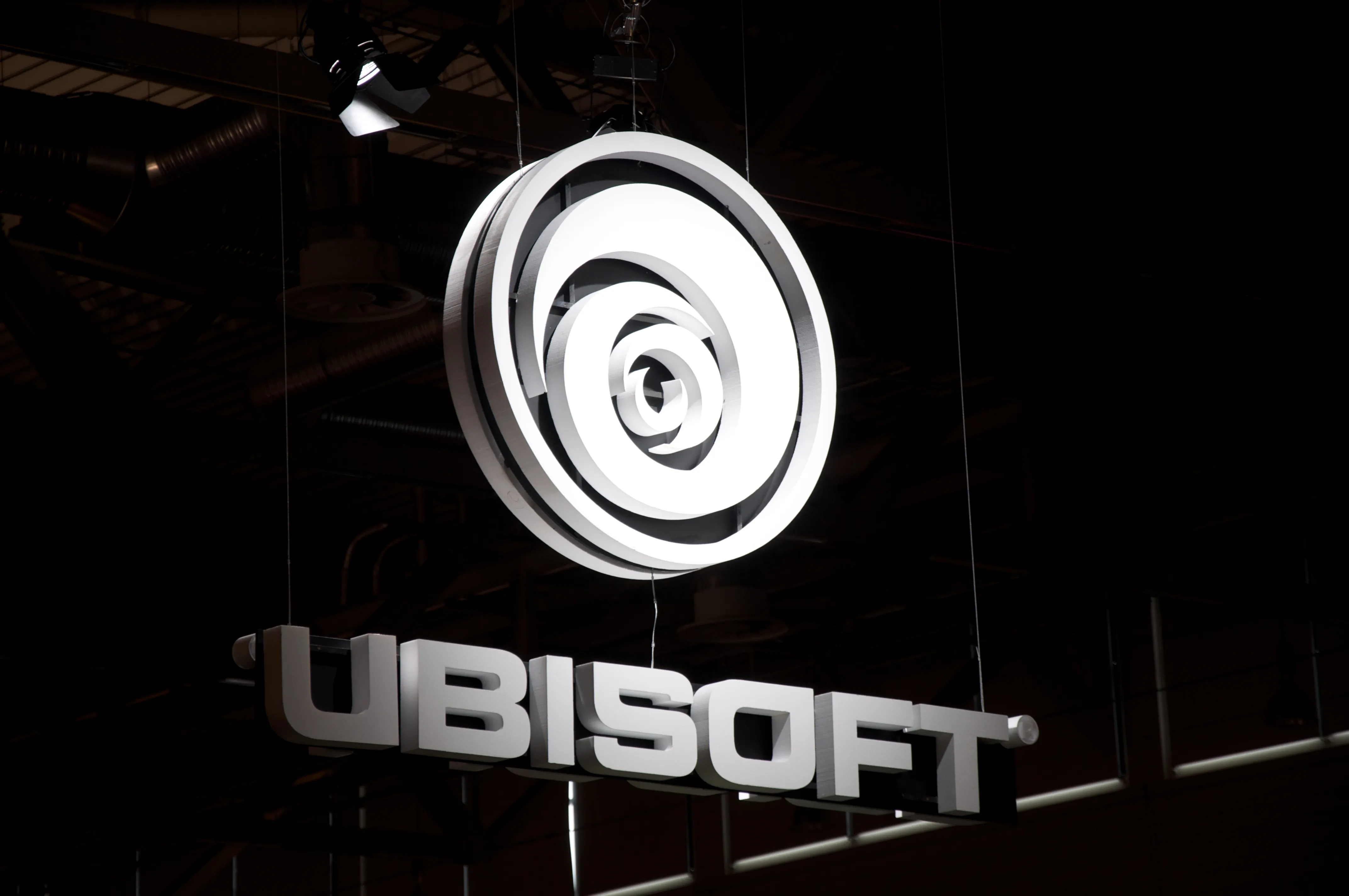 Ubisoft montreal. Ubisoft. Ubisoft компания. Логотип Ubisoft. Орбитсофт.