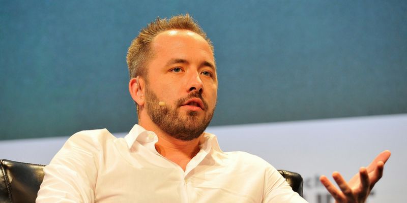 Dropbox beats Wall Street expectations in first quarter as a publicly traded company
