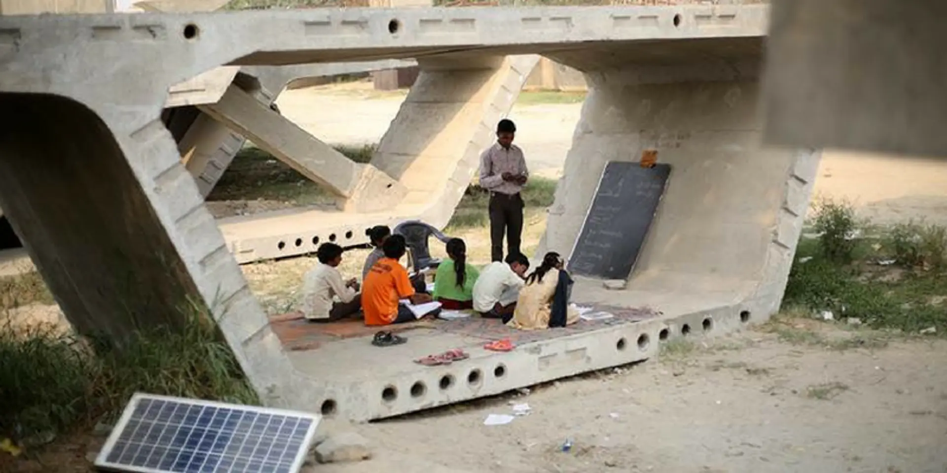 This 23-year-old teaches slum children under a flyover slab in Delhi