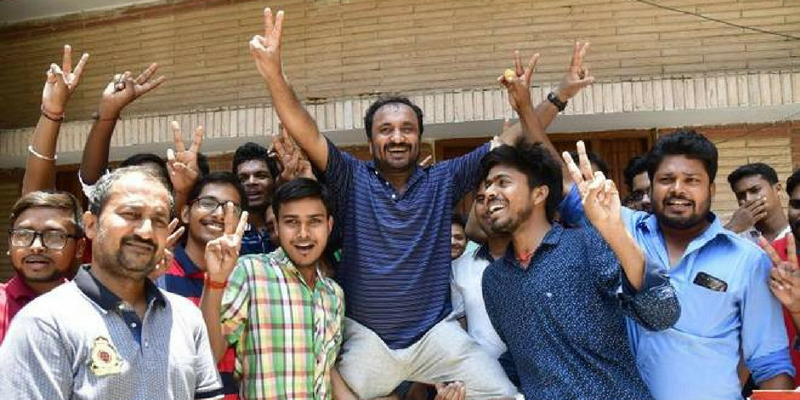 26 students from math wizard Anand Kumar's Super 30 academy crack IIT-JEE