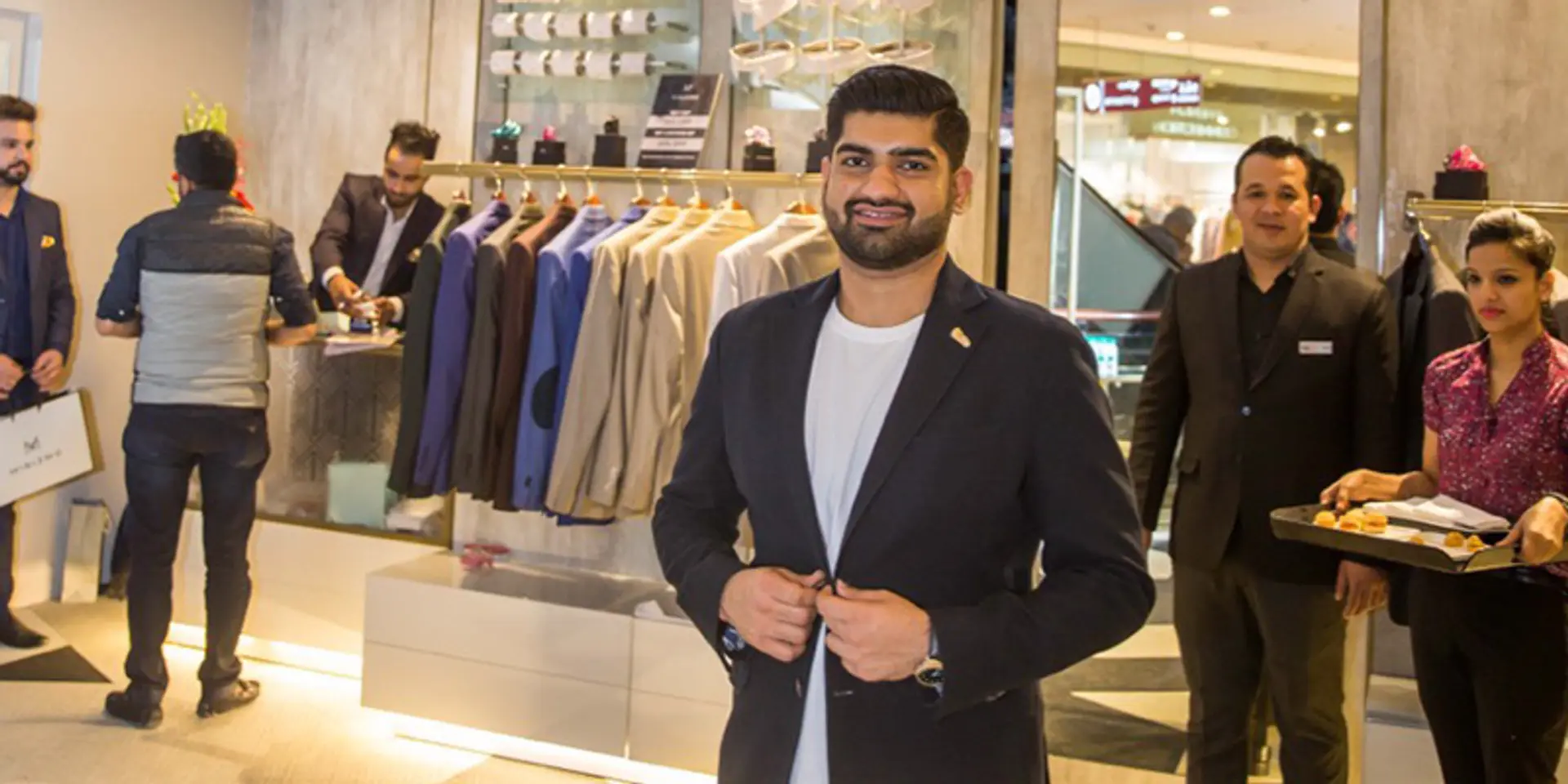 For that perfectly tailored suit, go no further than your home as Minizmo offers doorstep fittings