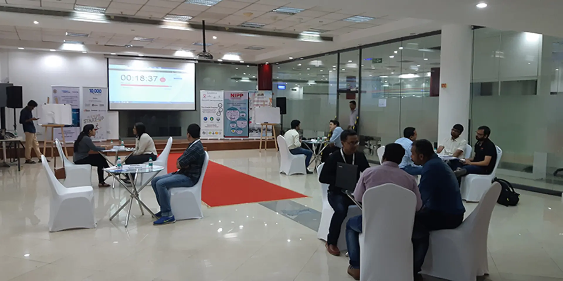 10 finalists of Facebook & NASCCOM 10,000 Startups Code for the Next Billion programme enjoy Masterclass on starting up essentials and exclusive investor time