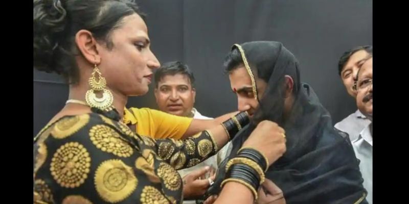 Gautam Gambhir sports a bindi, dupatta to support transgender community