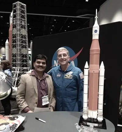  Dinesh Badgandi, NASA, Don Thomas, Mobile planetarium, TareZameenPar