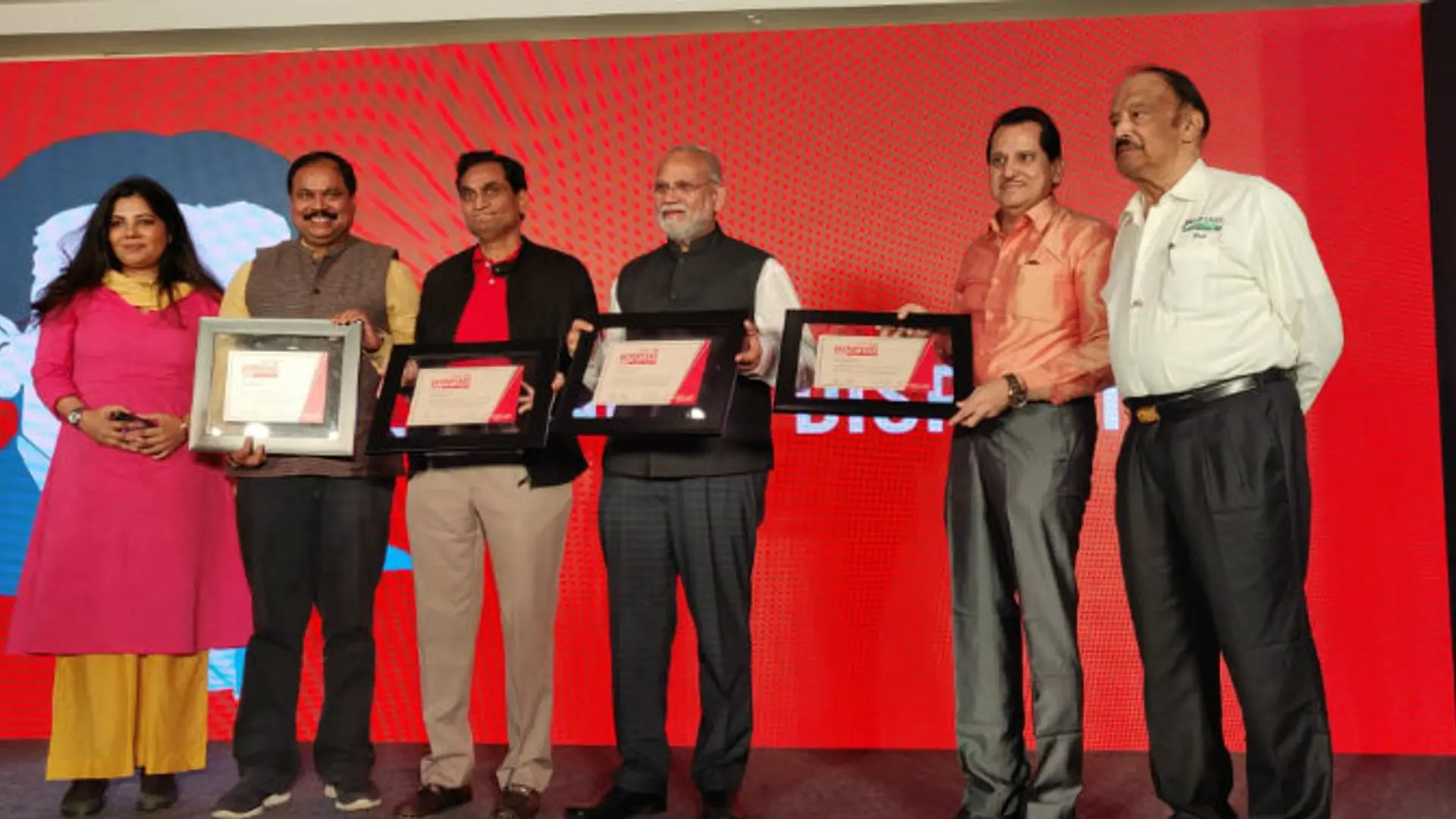 Late Chinni Krishnan, who invented the sachet, recognised as 'Legend of Disruption' at YourStory Disruptors Tamil Nadu event