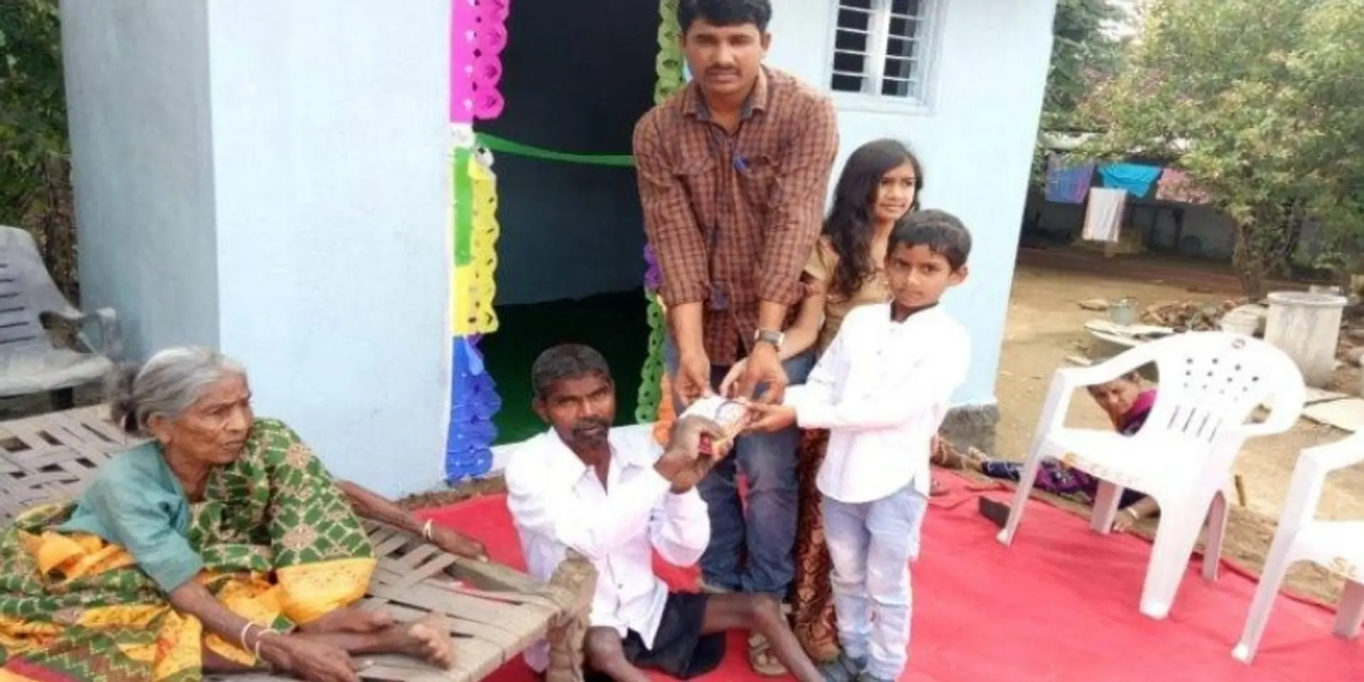 Traffic cop mortgages daughter’s jewellery to build house for disabled man