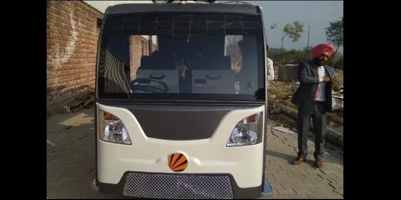 self driving bus, solar-powered