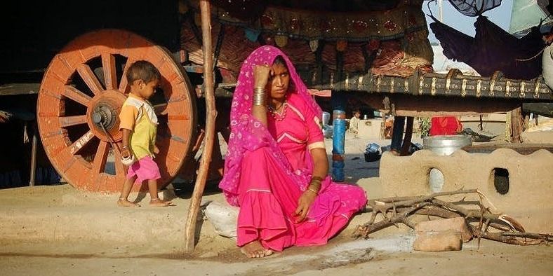 रेशम की मदद से जनजातीय महिलाओं को सशक्त बना रही है छत्तीसगढ़ सरकार