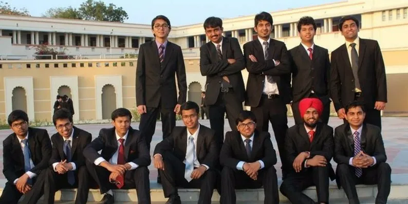 BITS, पिलानी के वे छात्र जिन्होंने 'स्कूल चले हम' अभियान के तहत अंबारी के ग्रामीण स्कूल का कायाकल्प कर दिया