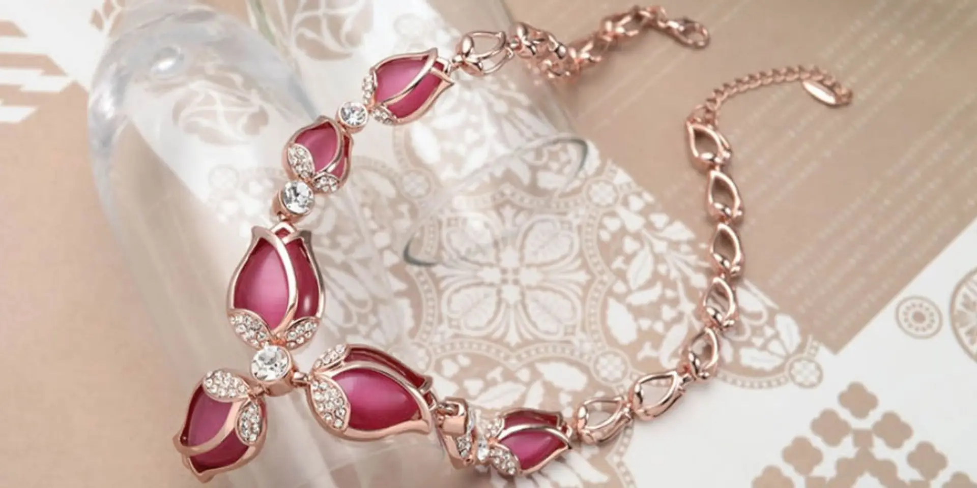 Role of E-commerce in the growth of imitation jewelry