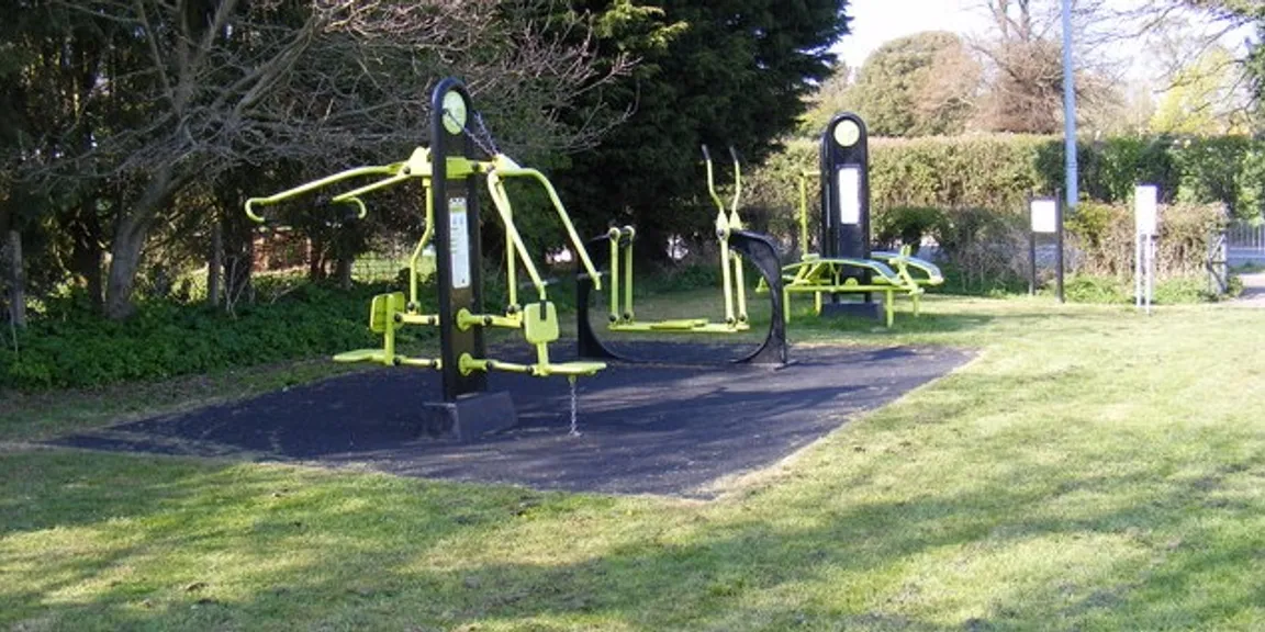 Factors to consider while choosing fitness equipment for community parks
