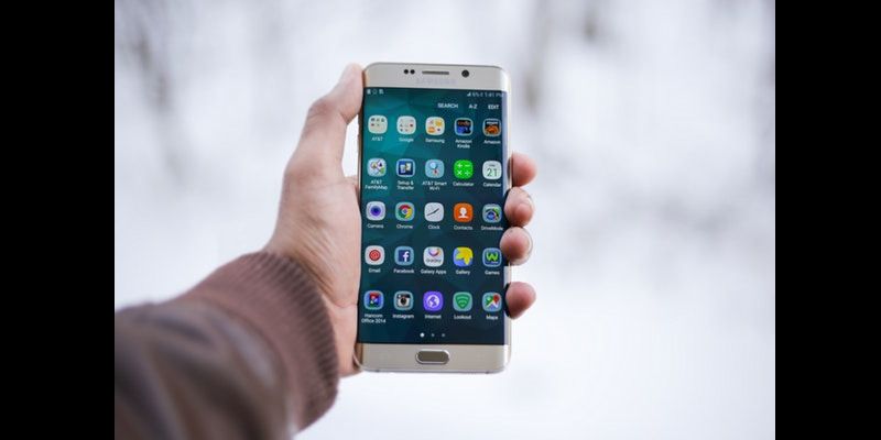 Upcoming smartphone features we will see in 2018
