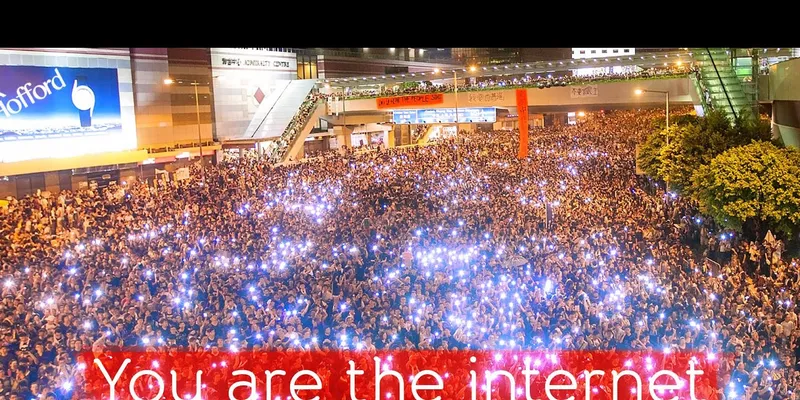 100s of thousands use FireChat during the Hong Kong Democratic Protests. It was the first mesh network of it's kind. (FireChat)