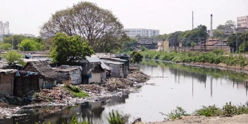 சென்னையில் ஓடும் கூவம் ஆறின் ஒரு பகுதி