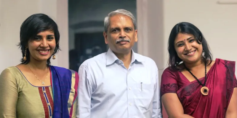 ఆర్ద్ర (ఎడమ), క్రిష్ గోపాలకృష్ణన్ (మధ్య), గాయత్రి (కుడి)