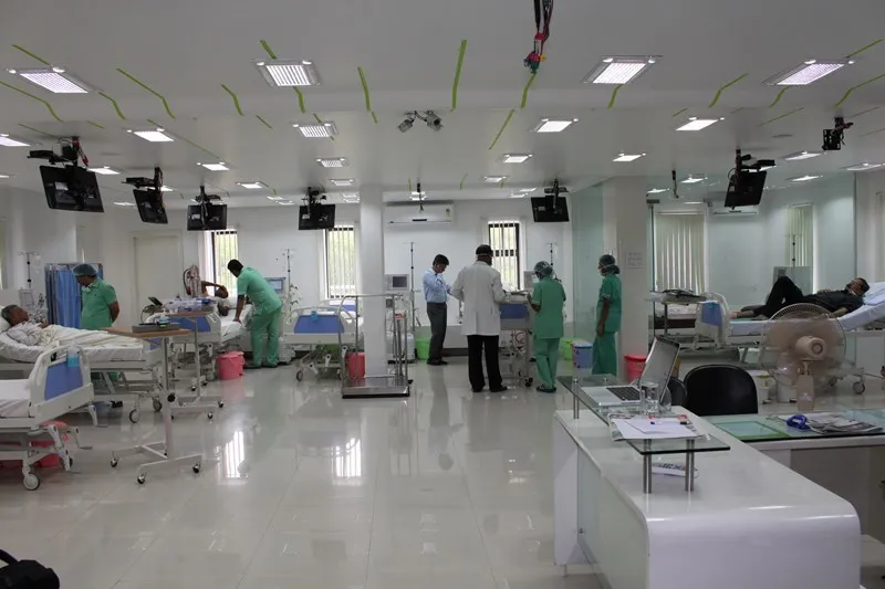 నెఫ్రోప్లస్ సెంటర్‌లోని కేర్ యూనిట్