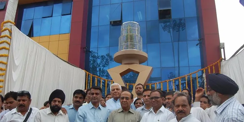 जबलपुर रेलवे स्टेशन पर